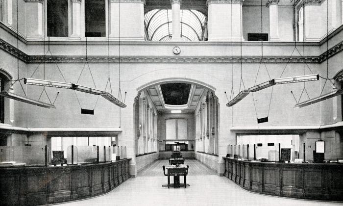 Ancienne salle des guichets de la banque Union du Crédit de Bruxelles