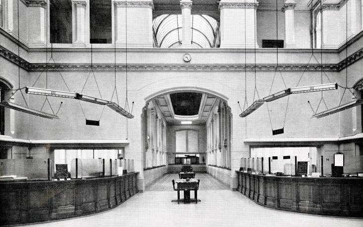 Ancienne salle des guichets de la banque Union du Crédit de Bruxelles